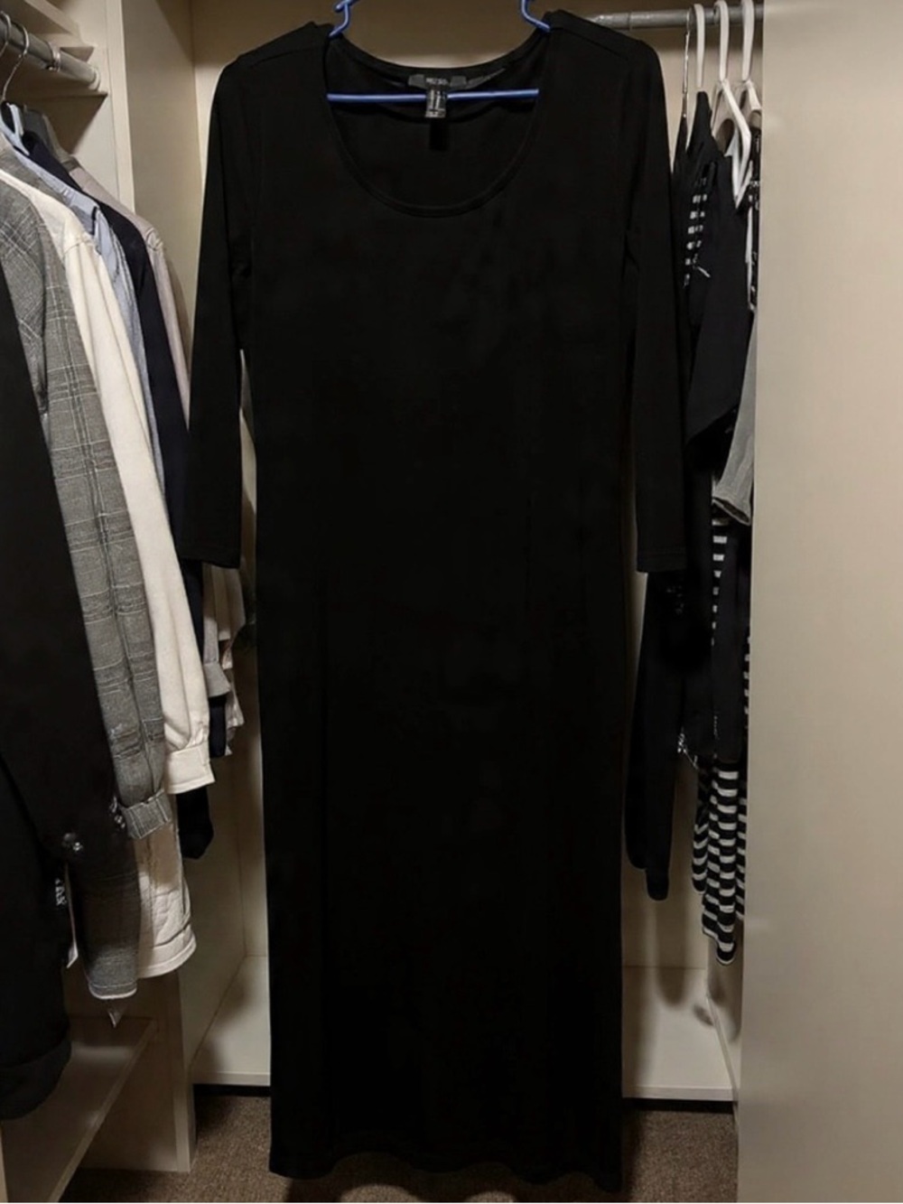 Forever 21 Black Long Sleeve Maxi Scoop Neck Dress PTP 19”, L 45”